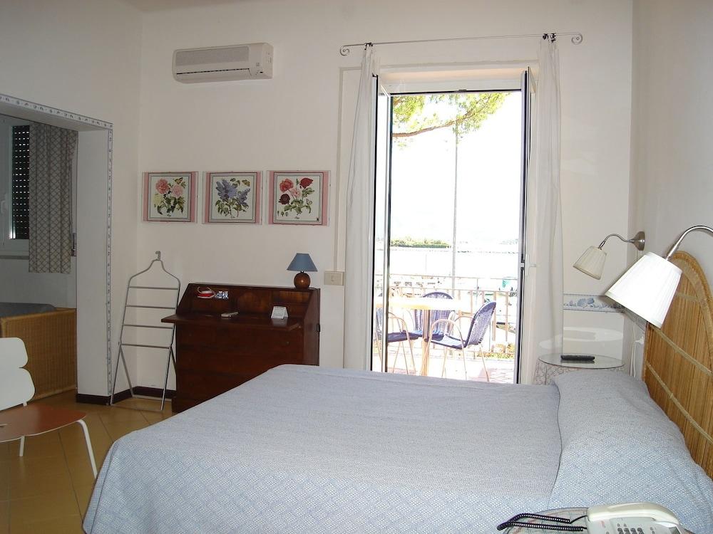 Hotel Sette Archi Bocca di Magra Exterior photo